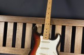 Fender 1975 Stratocaster-3.jpg